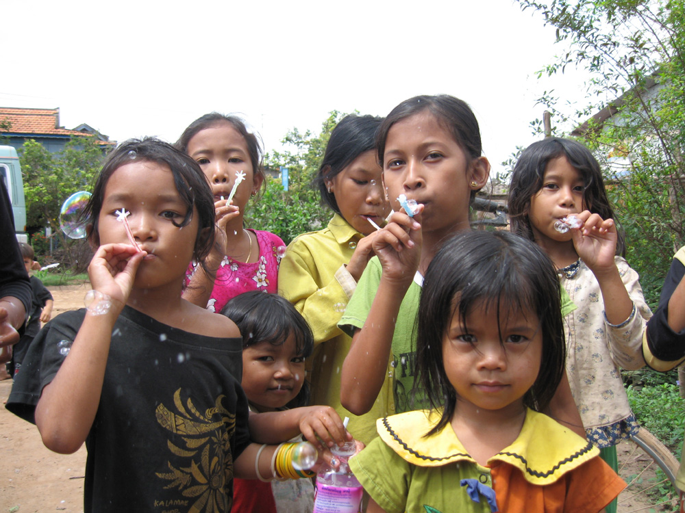 カンボジアの子供たちとの異文化交流 特定非営利活動法人 Ngo活動教育研究センター ナーク